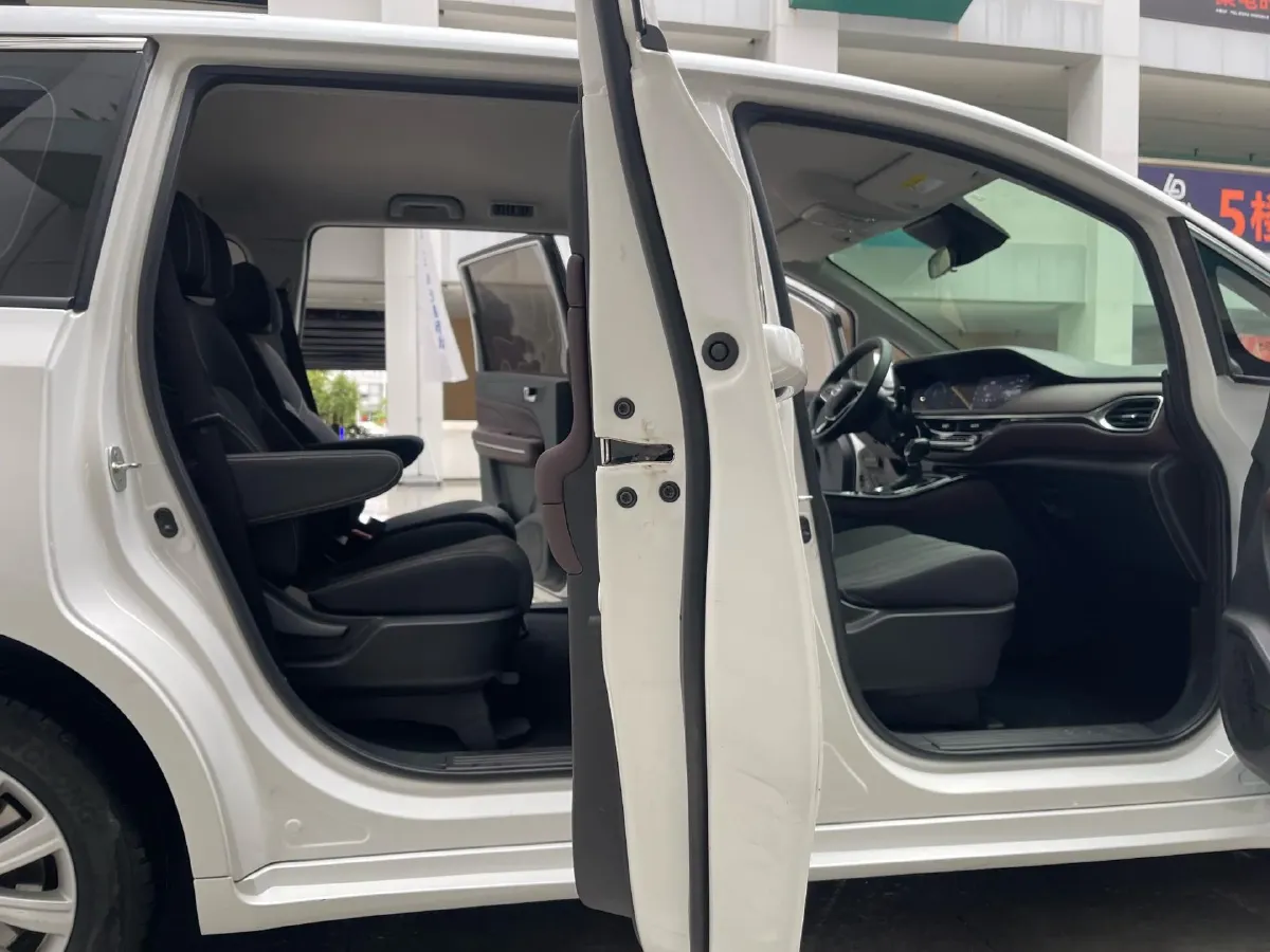 2023 GAC Trumpchi M6 1.5T 177HP L4 7DCT,autocango,china used car exporter,china ev exporter,chinese used car exporter,chinese used ev exporter