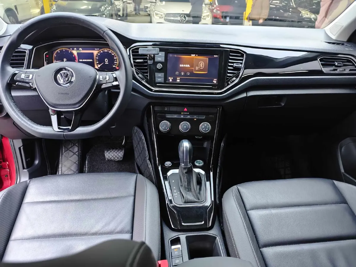 2020 Volkswagen T-Roc 1.4T 150HP L4 7DCT,autocango,china used car exporter,china ev exporter,chinese used car exporter,chinese used ev exporter