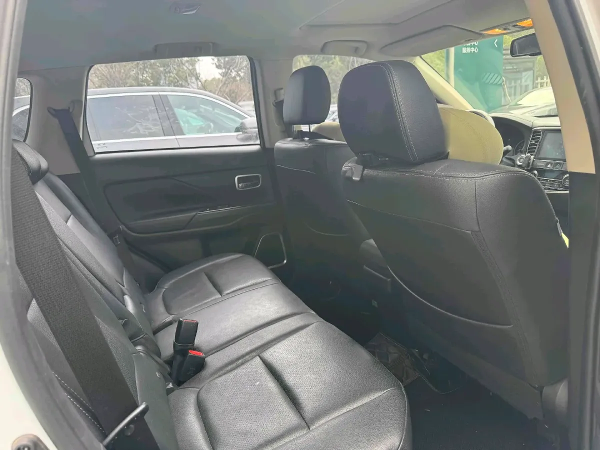 2018 Mitsubishi Outlander 2.0L 166HP L4 CVT,autocango,china used car exporter,china ev exporter,chinese used car exporter,chinese used ev exporter