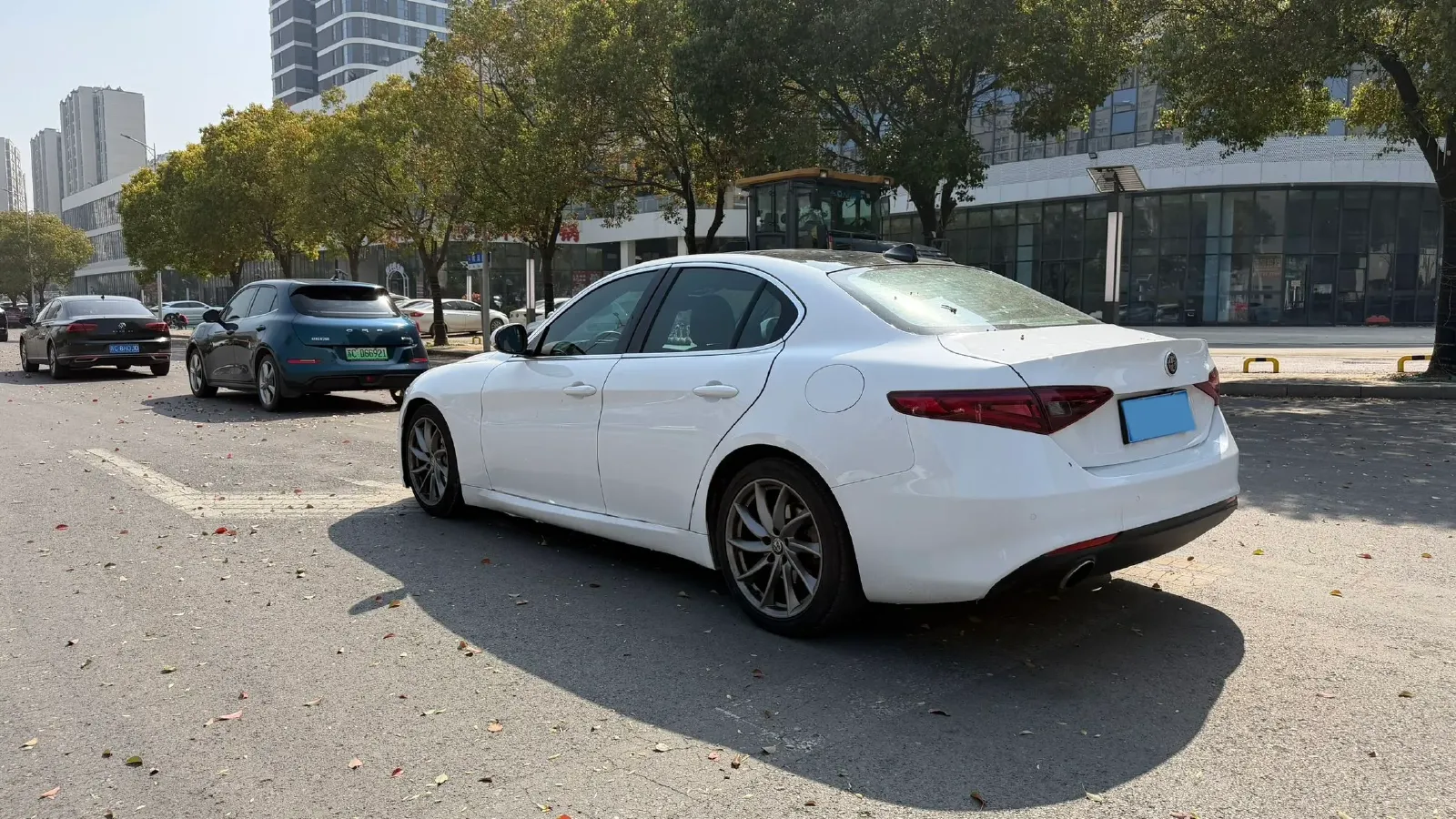 2017 Alfa Romeo Giulia 2.0T 200HP L4 8AT,autocango,china used car exporter,china ev exporter,chinese used car exporter,chinese used ev exporter