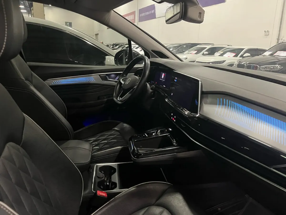 2022 Volkswagen Talagon 2.5T 299HP V6 7DCT,autocango,china used car exporter,china ev exporter,chinese used car exporter,chinese used ev exporter