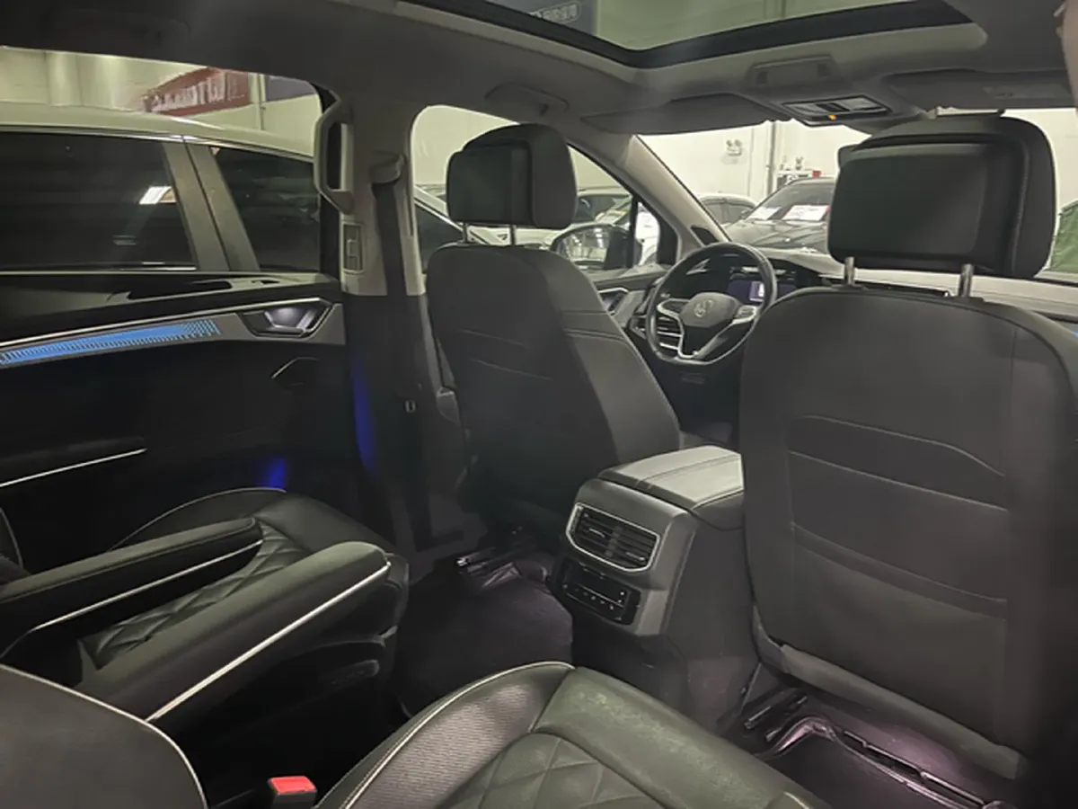 2022 Volkswagen Talagon 2.5T 299HP V6 7DCT,autocango,china used car exporter,china ev exporter,chinese used car exporter,chinese used ev exporter