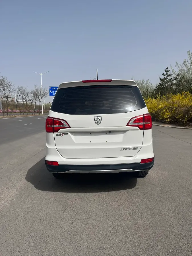 2016 BaoJun 730 1.5L 112HP L4 5MT,autocango,china used car exporter,china ev exporter,chinese used car exporter,chinese used ev exporter