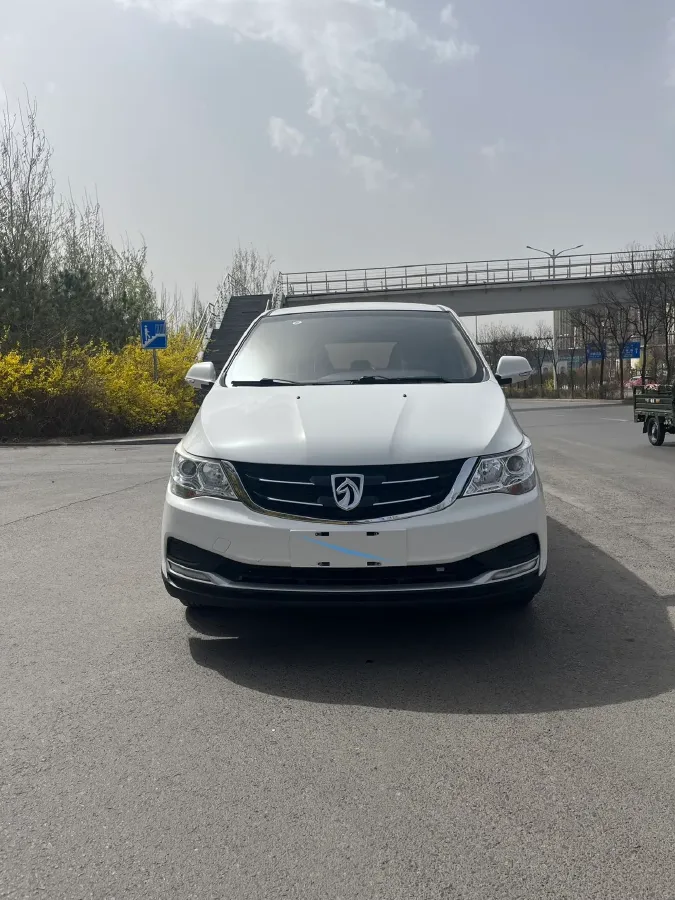 2016 BaoJun 730 1.5L 112HP L4 5MT,autocango,china used car exporter,china ev exporter,chinese used car exporter,chinese used ev exporter