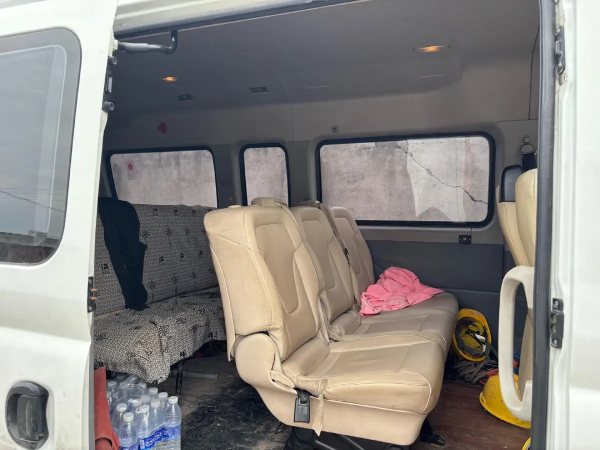 2023 MAXUS XinTu V80 2.0T 127HP L4 6MT,autocango,china used car exporter,china ev exporter,chinese used car exporter,chinese used ev exporter