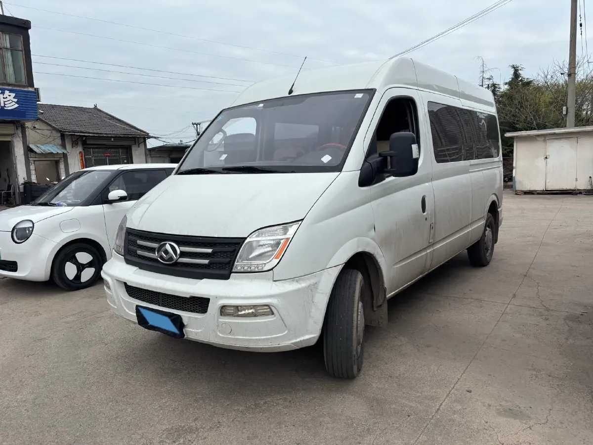 2023 MAXUS XinTu V80 2.0T 127HP L4 6MT,autocango,china used car exporter,china ev exporter,chinese used car exporter,chinese used ev exporter