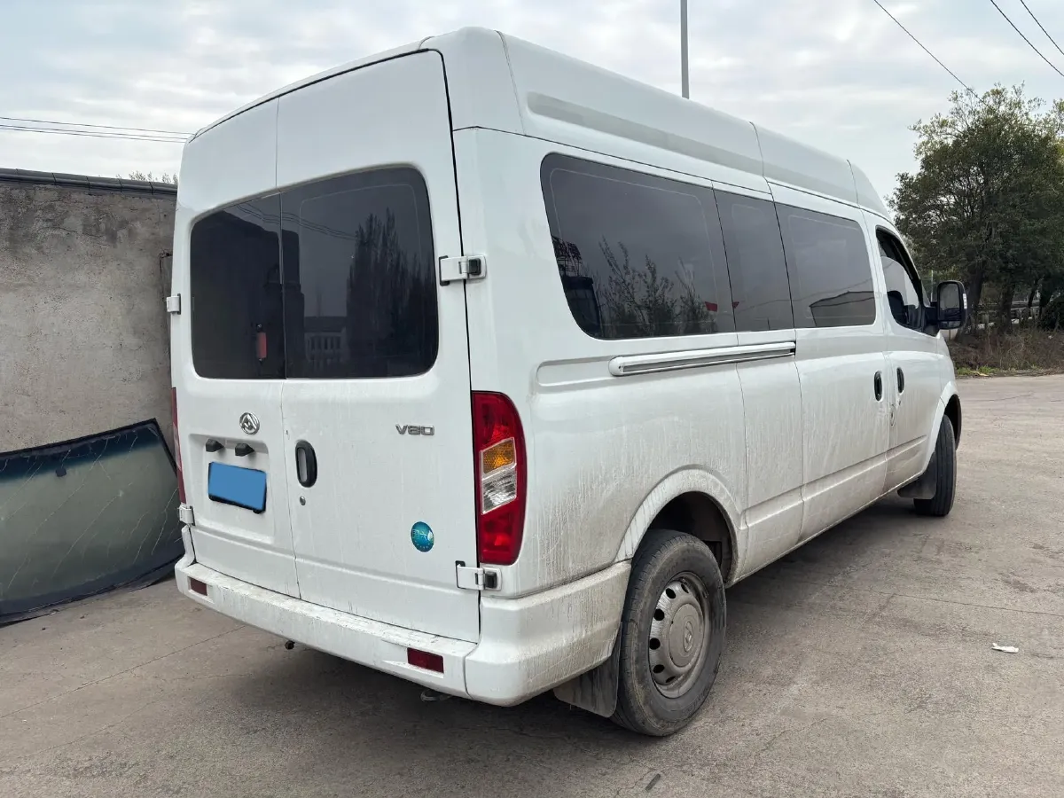 2023 MAXUS XinTu V80 2.0T 127HP L4 6MT,autocango,china used car exporter,china ev exporter,chinese used car exporter,chinese used ev exporter