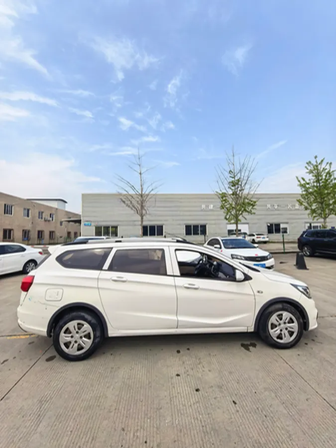 2017 BaoJun 310W 1.5L 112HP L4 6MT,autocango,china used car exporter,china ev exporter,chinese used car exporter,chinese used ev exporter