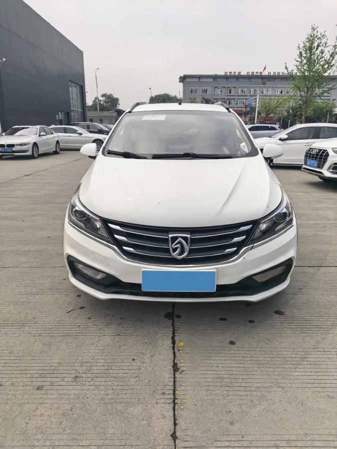2017 BaoJun 310W 1.5L 112HP L4 6MT,autocango,china used car exporter,china ev exporter,chinese used car exporter,chinese used ev exporter