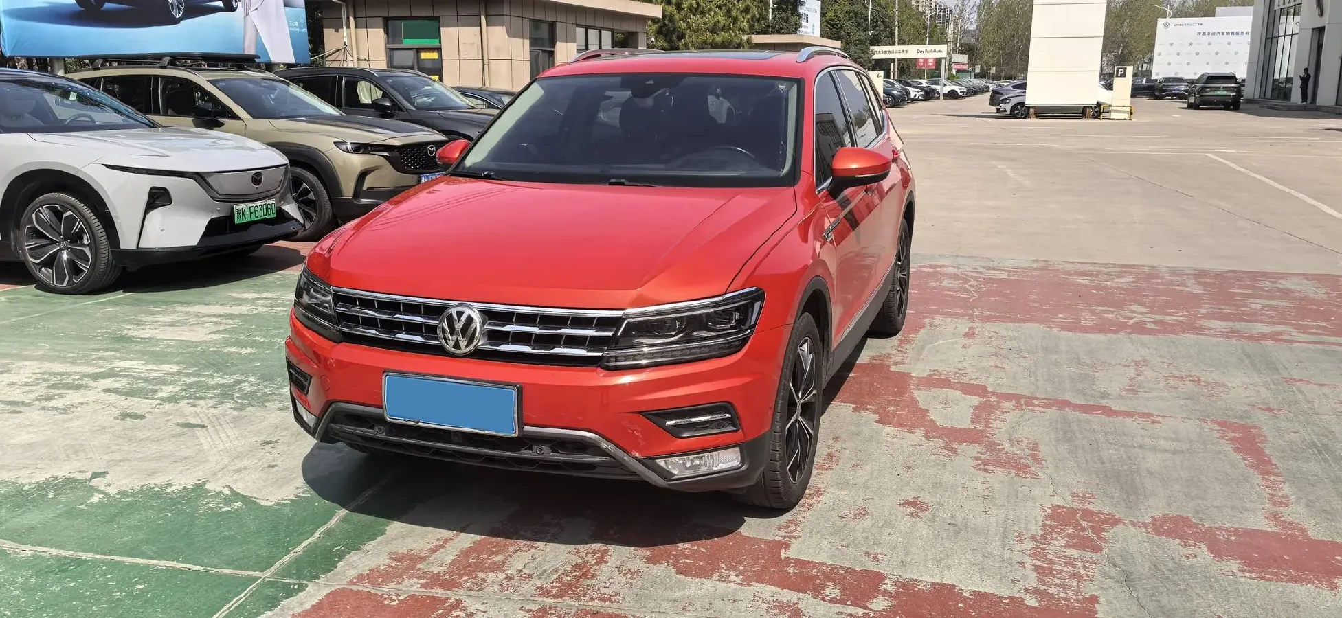 2016 Volkswagen Tiguan 2.0T 200HP L4 6AT,autocango,china used car exporter,china ev exporter,chinese used car exporter,chinese used ev exporter
