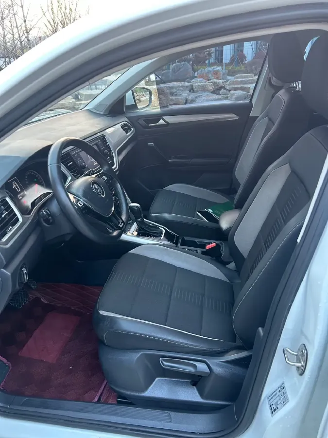 2020 Volkswagen T-Roc 1.4T 131HP L4 7DCT,autocango,china used car exporter,china ev exporter,chinese used car exporter,chinese used ev exporter