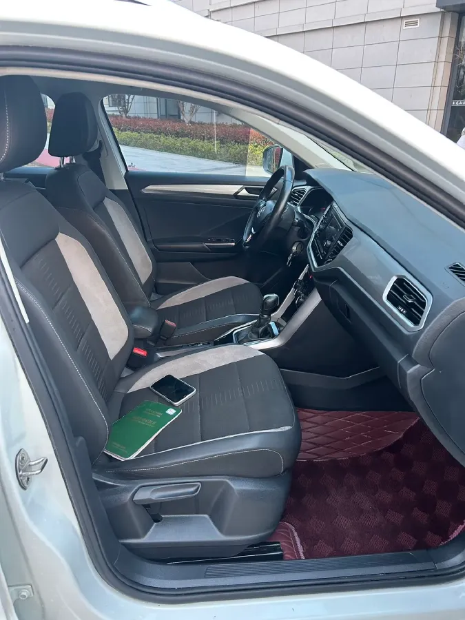 2020 Volkswagen T-Roc 1.4T 131HP L4 7DCT,autocango,china used car exporter,china ev exporter,chinese used car exporter,chinese used ev exporter