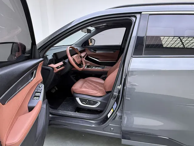 2023 ChangAn CS75 Plus 1.5T 188HP L4 8AT,autocango,china used car exporter,china ev exporter,chinese used car exporter,chinese used ev exporter