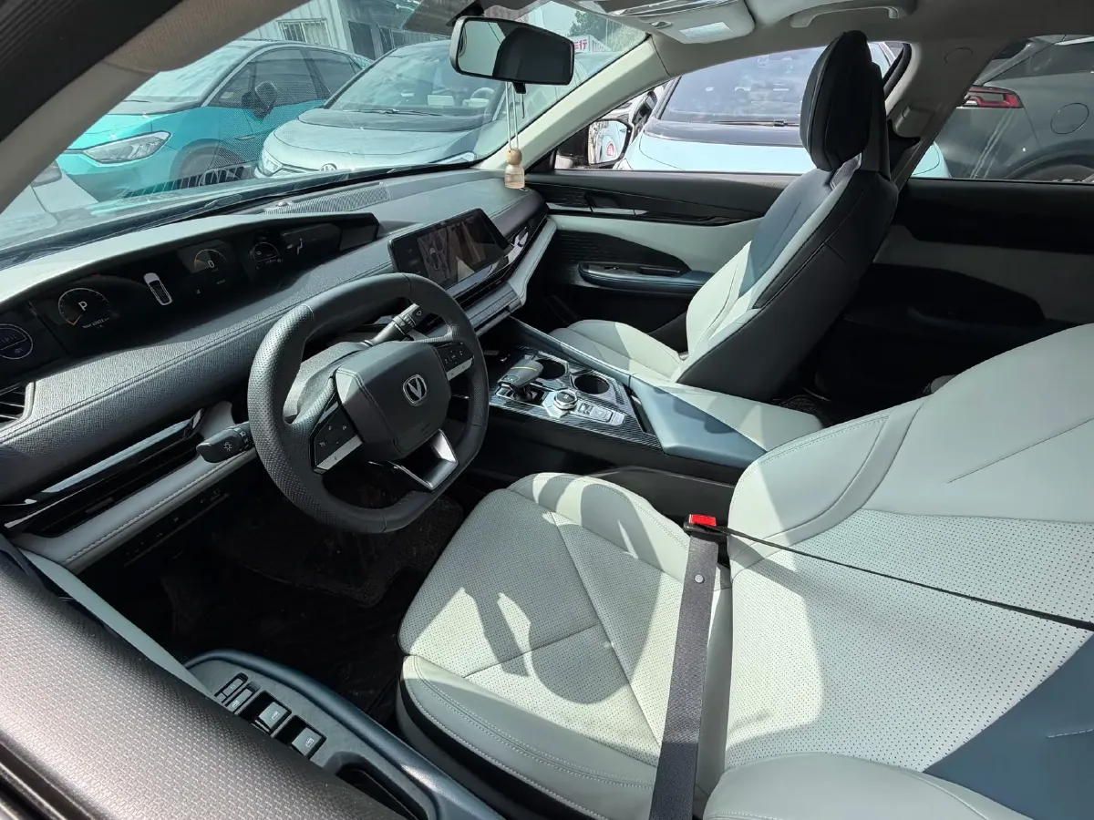 2023 ChangAn UNI-V iDD 1.5T 170HP L4 6TCT PHEV 18.4KWH,autocango,china used car exporter,china ev exporter,chinese used car exporter,chinese used ev exporter