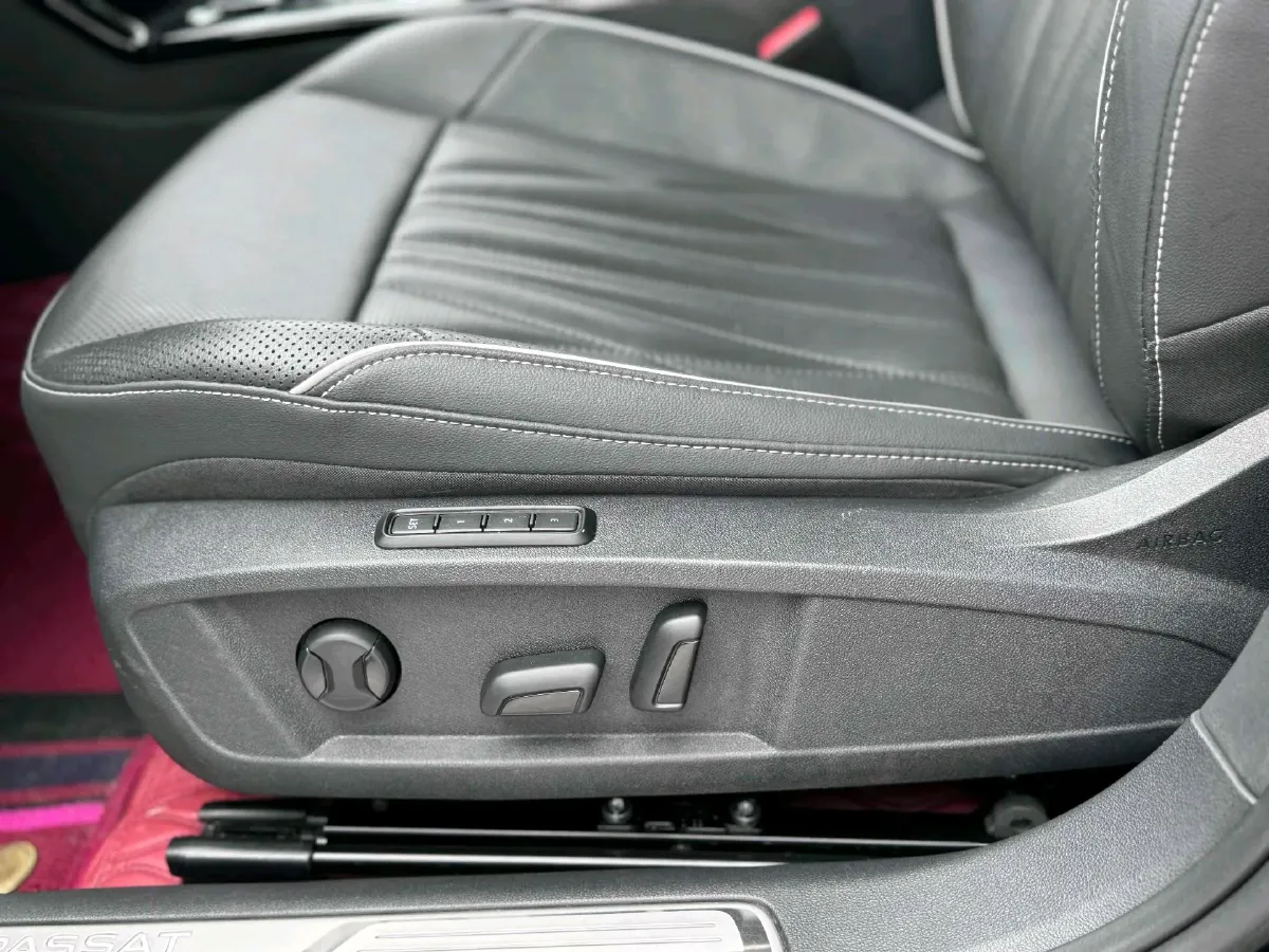 2023 Volkswagen Passat 2.0T 186HP L4 7DCT,autocango,china used car exporter,china ev exporter,chinese used car exporter,chinese used ev exporter