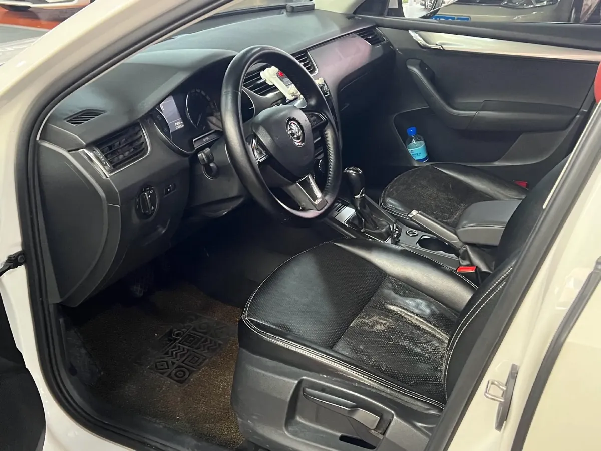 2019 Skoda Octavia 1.2T 116HP L4 7DCT,autocango,china used car exporter,china ev exporter,chinese used car exporter,chinese used ev exporter