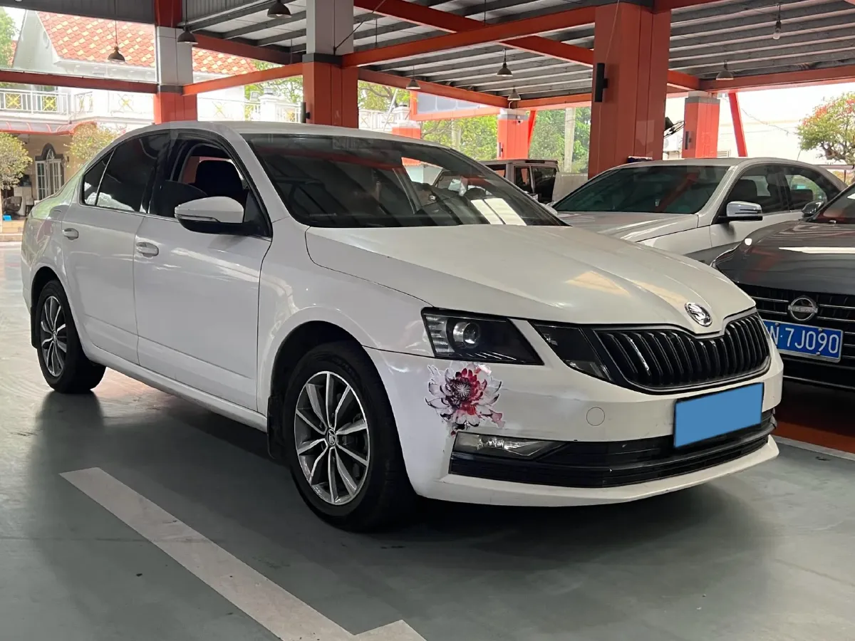 2019 Skoda Octavia 1.2T 116HP L4 7DCT,autocango,china used car exporter,china ev exporter,chinese used car exporter,chinese used ev exporter