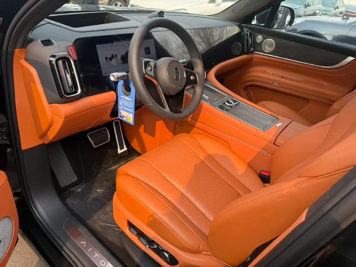 2025 AITO AITO M9 REEV 160HP REEV 52KWH,autocango,china used car exporter,china ev exporter,chinese used car exporter,chinese used ev exporter