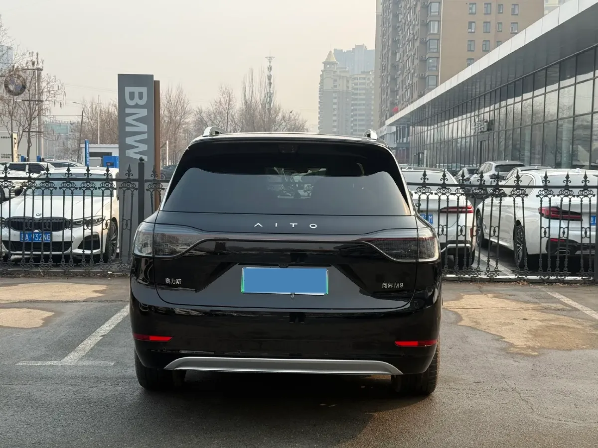 2025 AITO AITO M9 REEV 160HP REEV 52KWH,autocango,china used car exporter,china ev exporter,chinese used car exporter,chinese used ev exporter