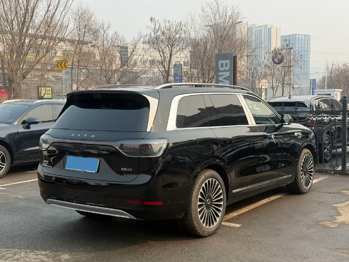 2025 AITO AITO M9 REEV 160HP REEV 52KWH,autocango,china used car exporter,china ev exporter,chinese used car exporter,chinese used ev exporter