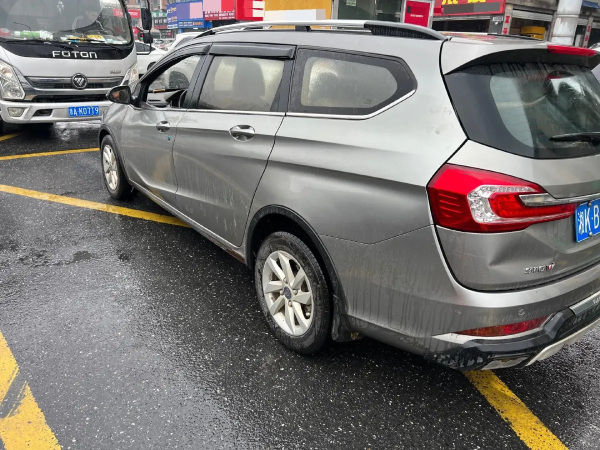 2017 BaoJun 310W 1.5L 112HP L4 6MT,autocango,china used car exporter,china ev exporter,chinese used car exporter,chinese used ev exporter