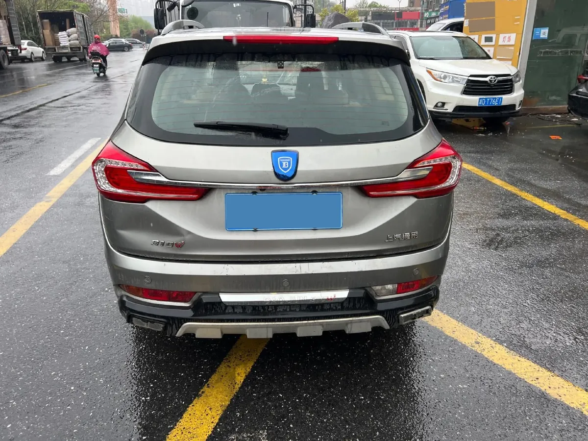 2017 BaoJun 310W 1.5L 112HP L4 6MT,autocango,china used car exporter,china ev exporter,chinese used car exporter,chinese used ev exporter