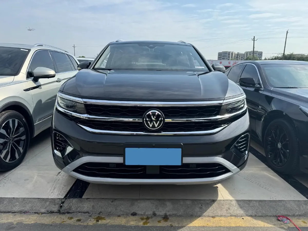 2022 Volkswagen Talagon 2.0T 220HP L4 7DCT,autocango,china used car exporter,china ev exporter,chinese used car exporter,chinese used ev exporter