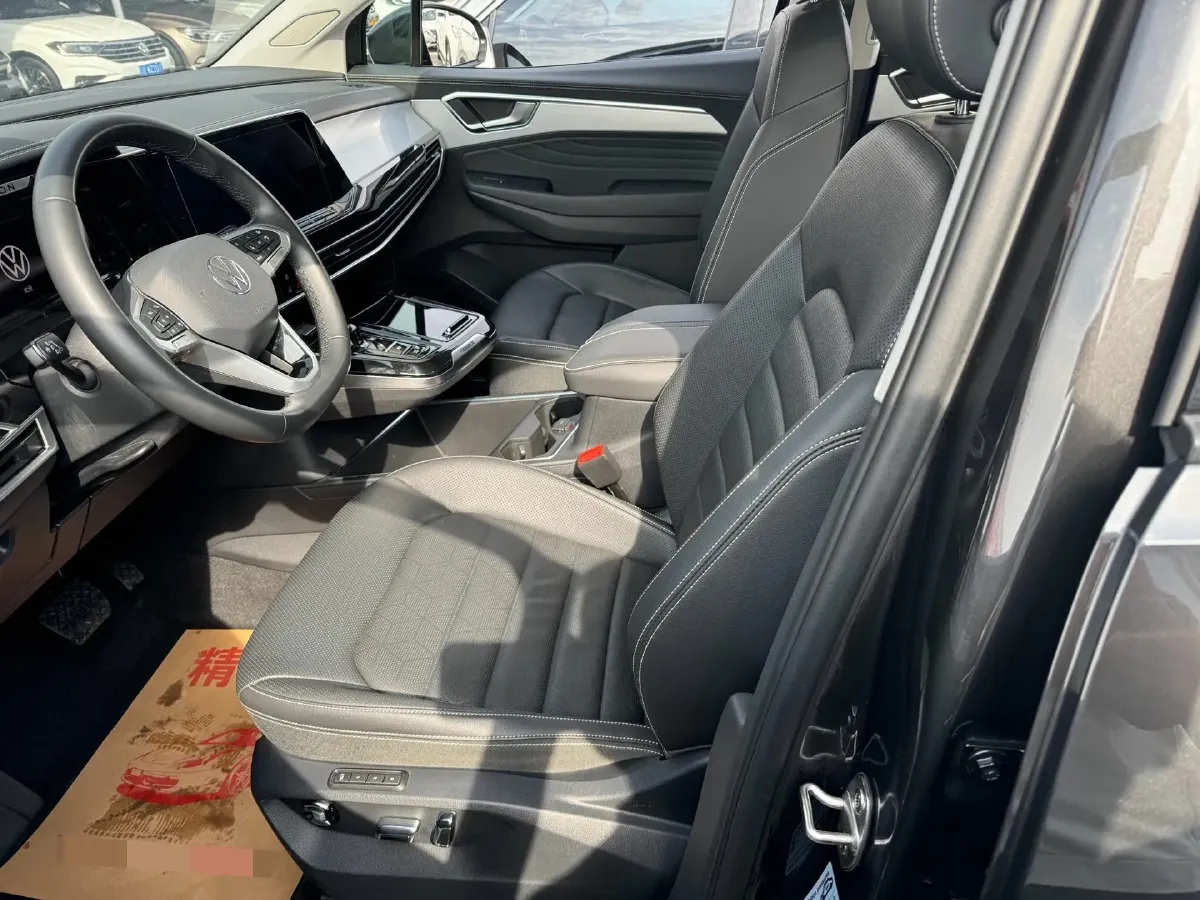 2022 Volkswagen Talagon 2.0T 220HP L4 7DCT,autocango,china used car exporter,china ev exporter,chinese used car exporter,chinese used ev exporter