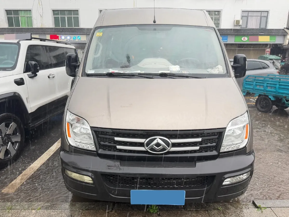 2020 MAXUS XinTu V80 2.5T 136HP L4 6MT,autocango,china used car exporter,china ev exporter,chinese used car exporter,chinese used ev exporter