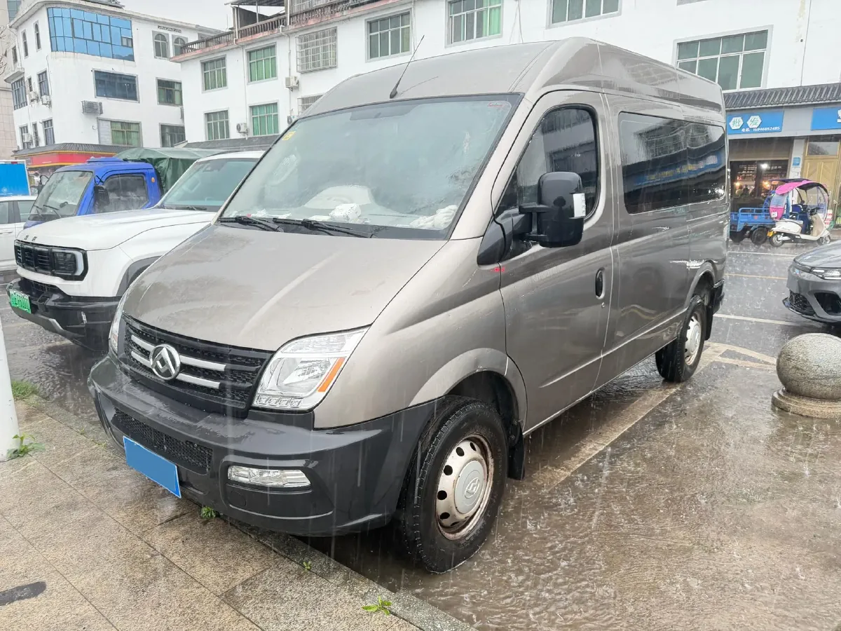 2020 MAXUS XinTu V80 2.5T 136HP L4 6MT,autocango,china used car exporter,china ev exporter,chinese used car exporter,chinese used ev exporter