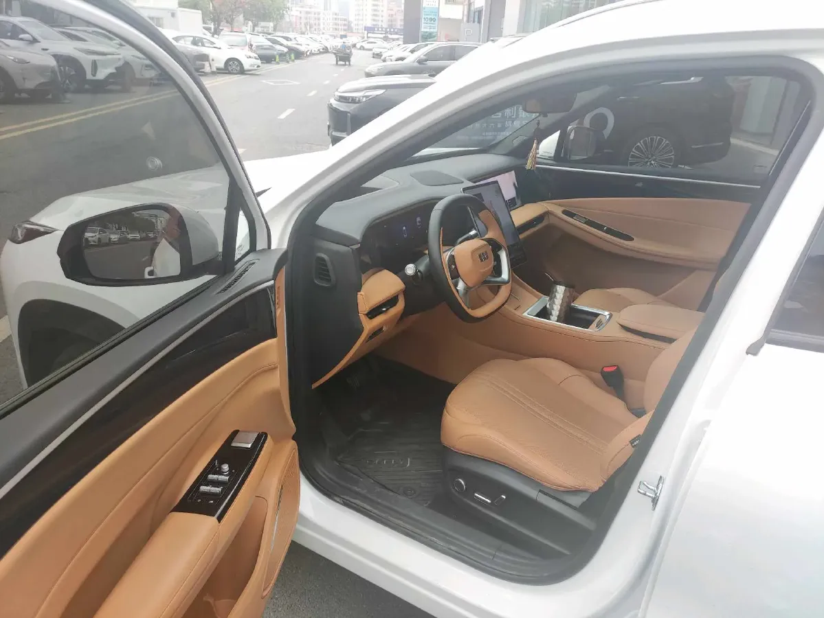 2025 Geely Galaxy L7 1.5L 112HP L4 1DHT PHEV 18.4KWH,autocango,china used car exporter,china ev exporter,chinese used car exporter,chinese used ev exporter