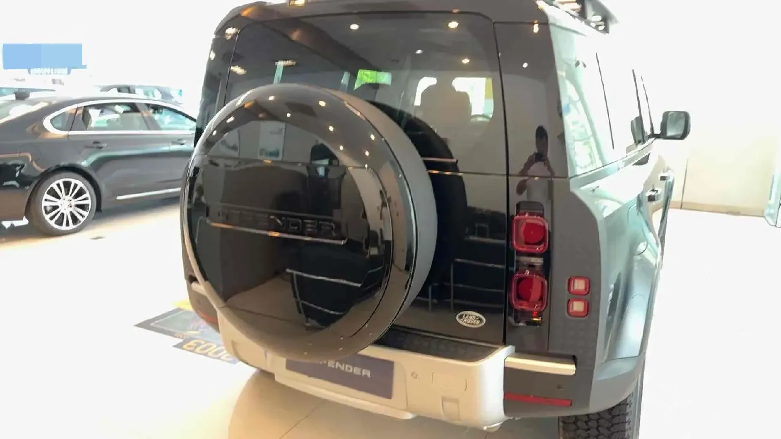 2021 Land Rover Defender 3.0T 400HP L6 8AT,autocango,china used car exporter,china ev exporter,chinese used car exporter,chinese used ev exporter