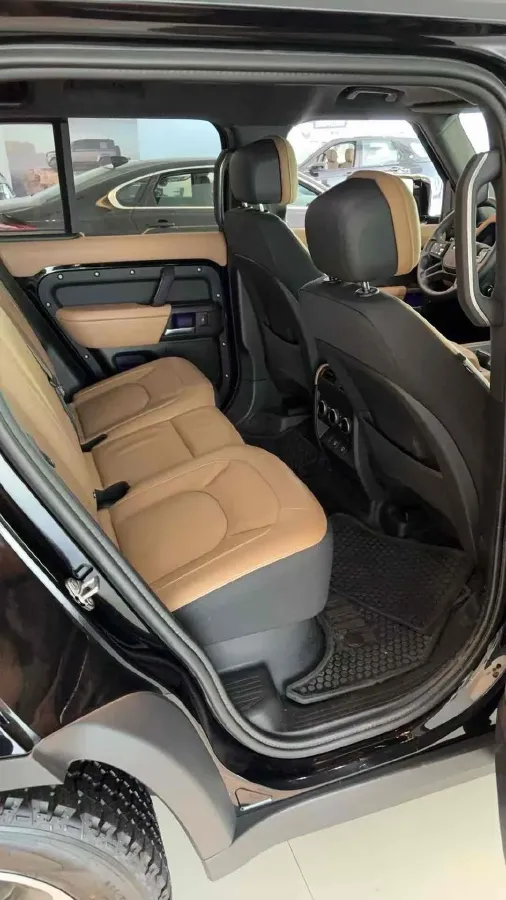 2021 Land Rover Defender 3.0T 400HP L6 8AT,autocango,china used car exporter,china ev exporter,chinese used car exporter,chinese used ev exporter