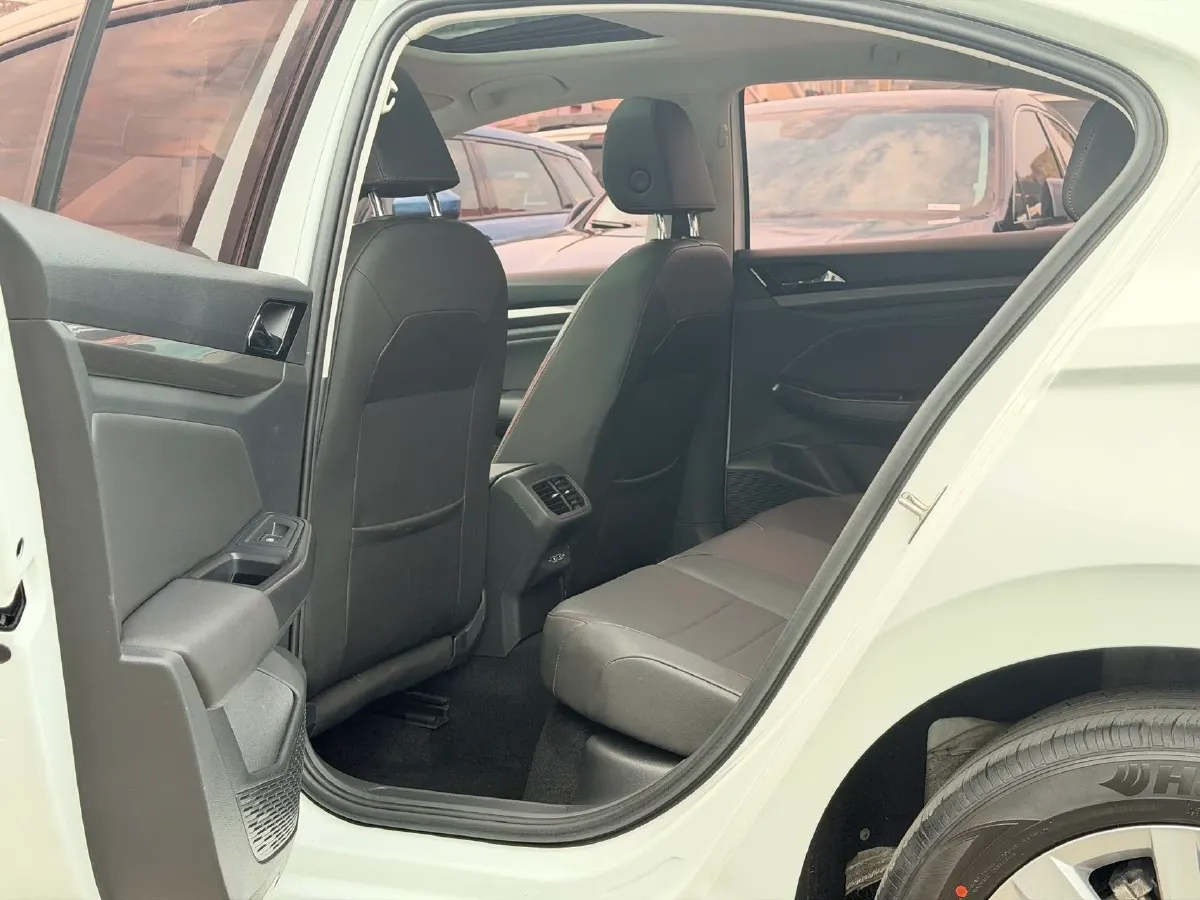 2019 MAXUS T70 2.0T 163HP L4 6AT,autocango,china used car exporter,china ev exporter,chinese used car exporter,chinese used ev exporter