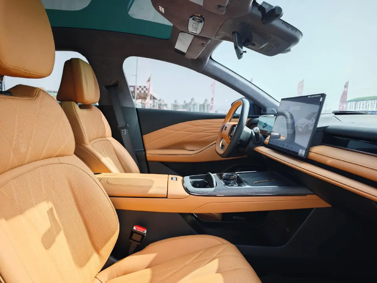 2025 Geely Galaxy Starshine 8 1.5T 163HP L4 3DHT PHEV 18.4KWH,autocango,china used car exporter,china ev exporter,chinese used car exporter,chinese used ev exporter