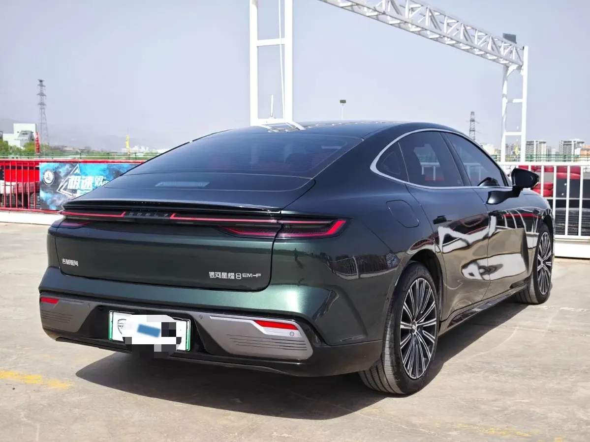 2025 Geely Galaxy Starshine 8 1.5T 163HP L4 3DHT PHEV 18.4KWH,autocango,china used car exporter,china ev exporter,chinese used car exporter,chinese used ev exporter