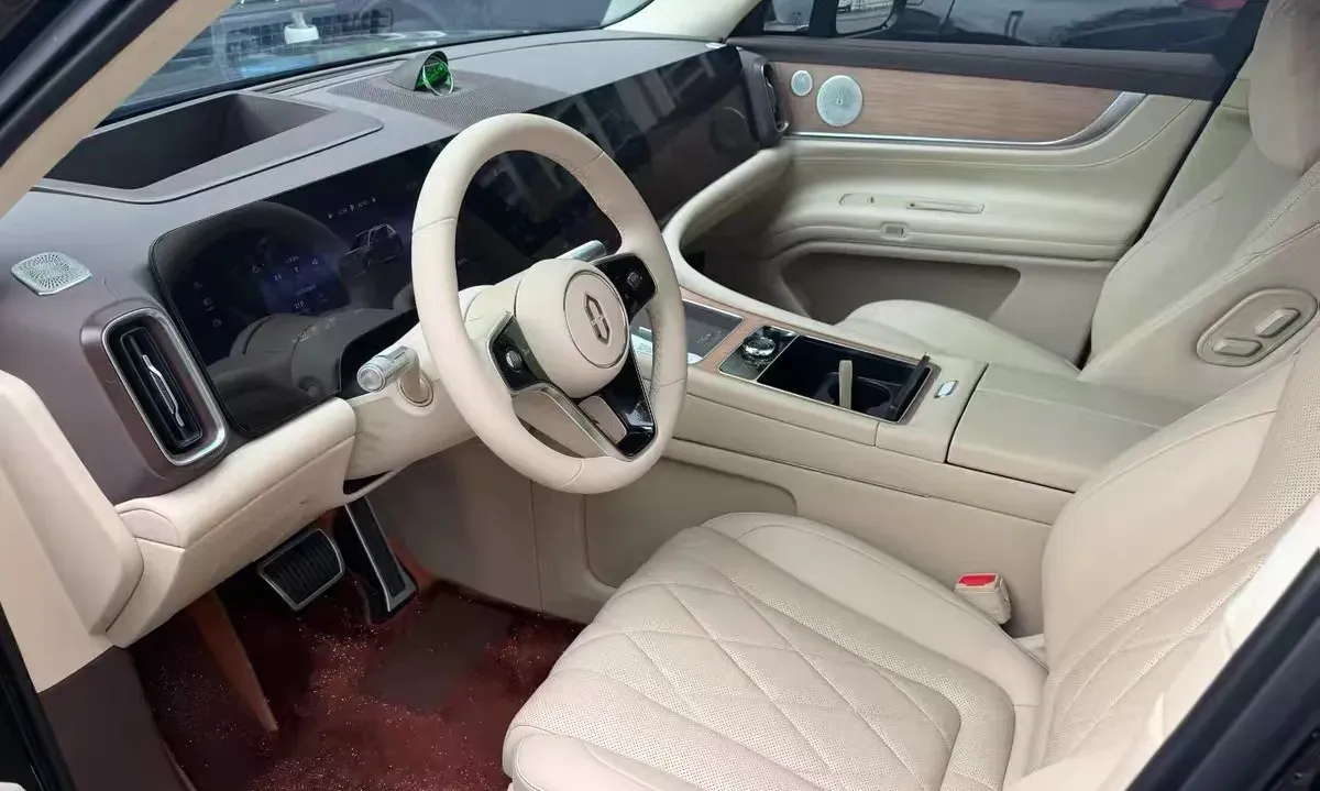 2024 AITO AITO M9 1.5T 152HP L4 REEV 52KWH,autocango,china used car exporter,china ev exporter,chinese used car exporter,chinese used ev exporter