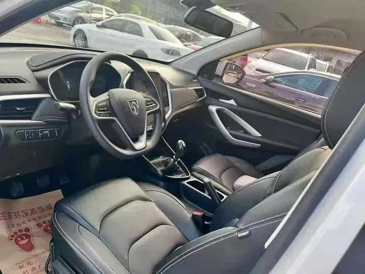 2018 BaoJun 530 1.5T 150HP L4 6MT,autocango,china used car exporter,china ev exporter,chinese used car exporter,chinese used ev exporter