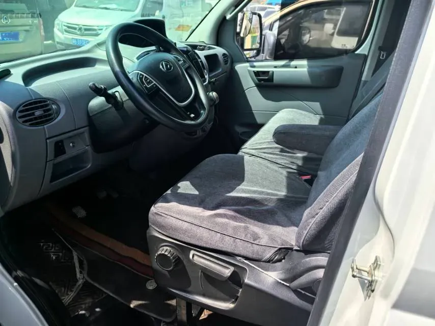 2020 MAXUS XinTu V80 2.5T 136HP L4 6MT,autocango,china used car exporter,china ev exporter,chinese used car exporter,chinese used ev exporter