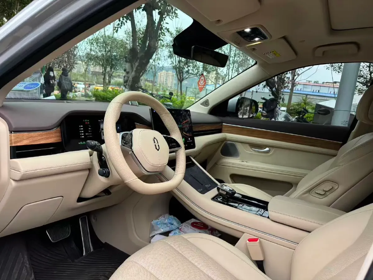 2024 AITO AITO M7 1.5T 152HP L4 REEV 40KWH,autocango,china used car exporter,china ev exporter,chinese used car exporter,chinese used ev exporter