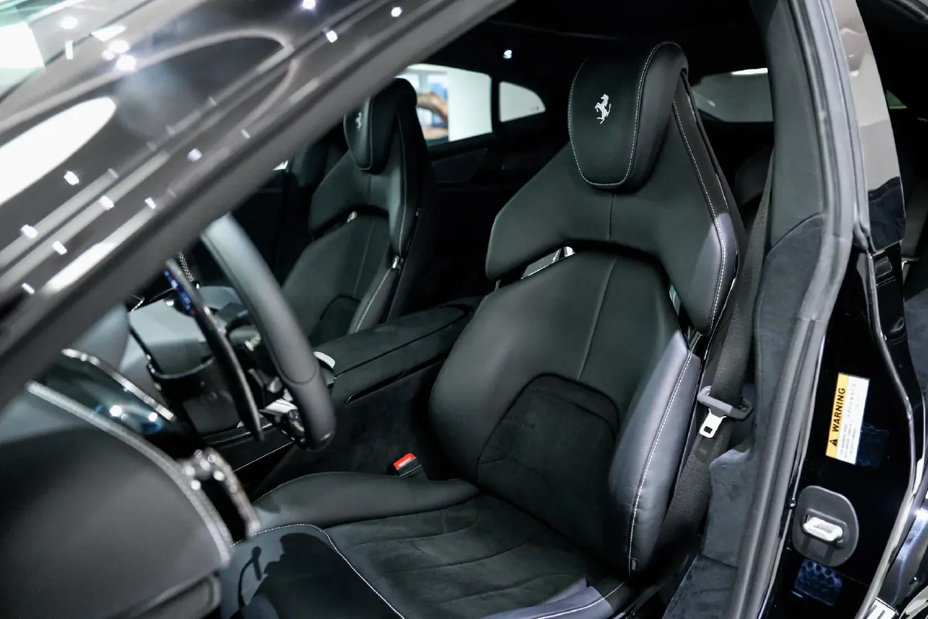 2023 Ferrari Purosangue 6.5L 725HP V12 8DCT,autocango,china used car exporter,china ev exporter,chinese used car exporter,chinese used ev exporter