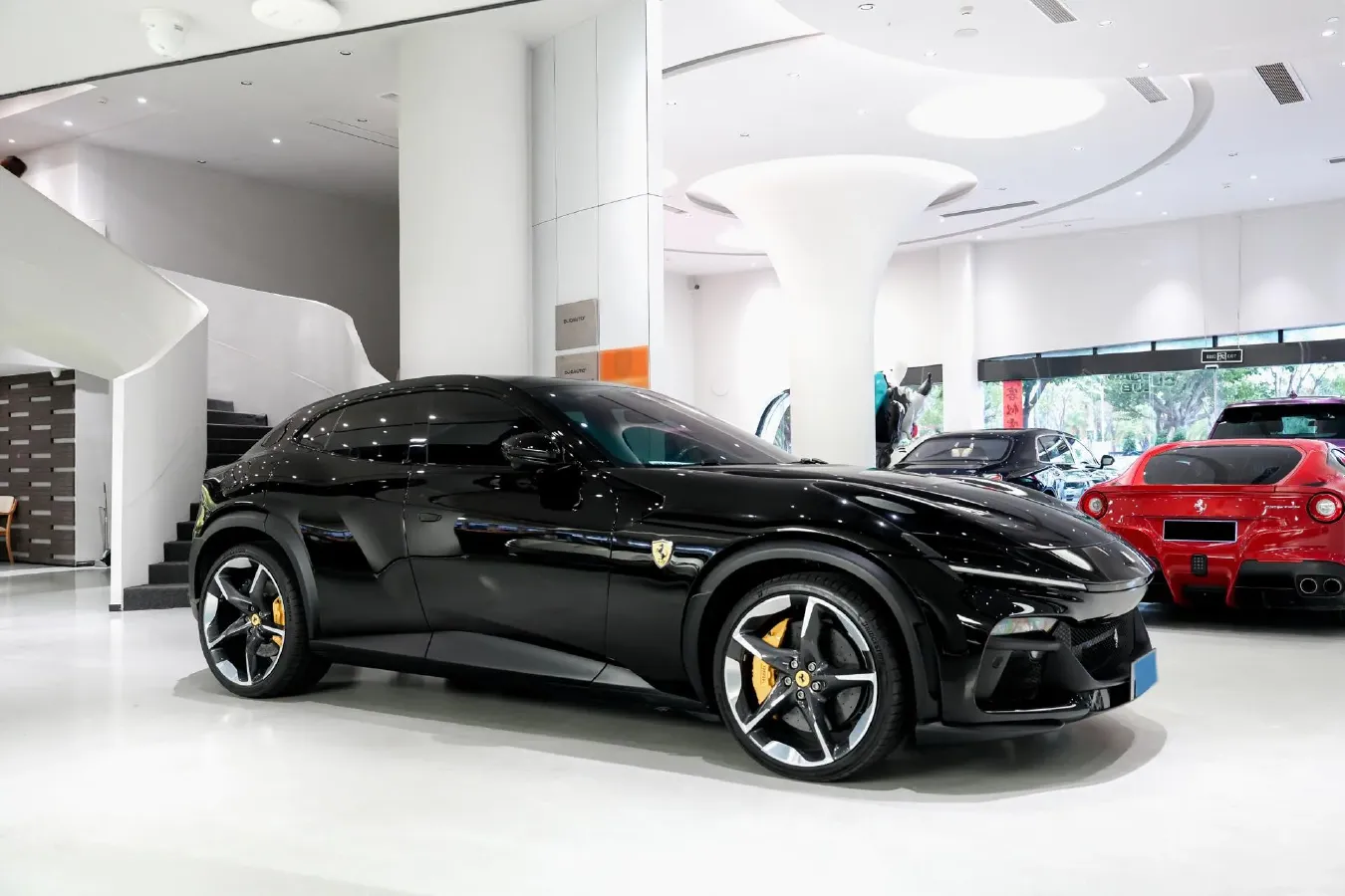 2023 Ferrari Purosangue 6.5L 725HP V12 8DCT,autocango,china used car exporter,china ev exporter,chinese used car exporter,chinese used ev exporter