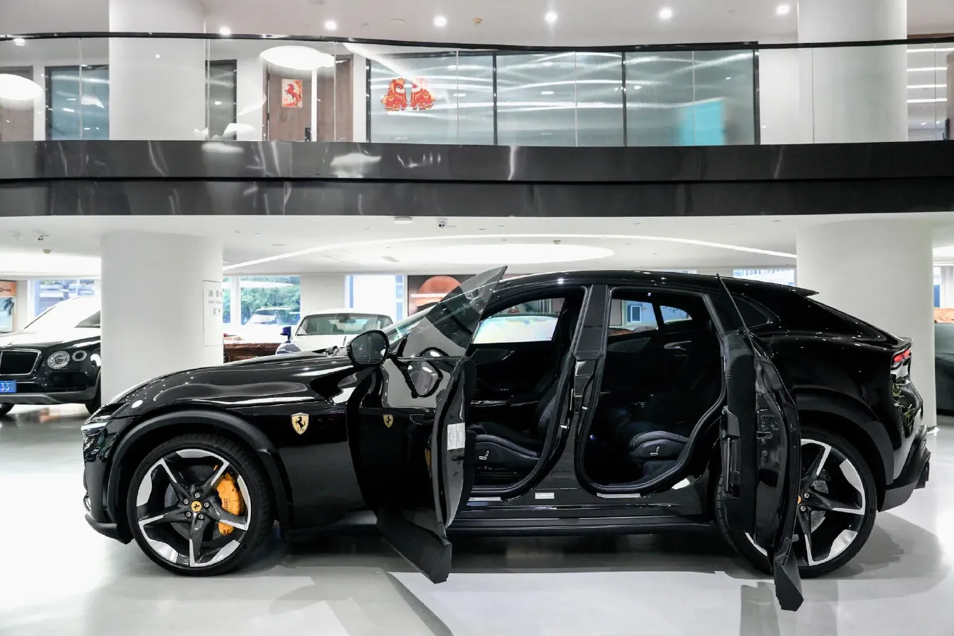 2023 Ferrari Purosangue 6.5L 725HP V12 8DCT,autocango,china used car exporter,china ev exporter,chinese used car exporter,chinese used ev exporter