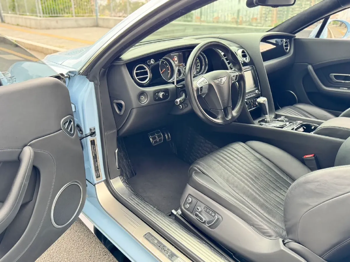 2017 Bentley Continental 4.0T 528HP V8 8AT,autocango,china used car exporter,china ev exporter,chinese used car exporter,chinese used ev exporter