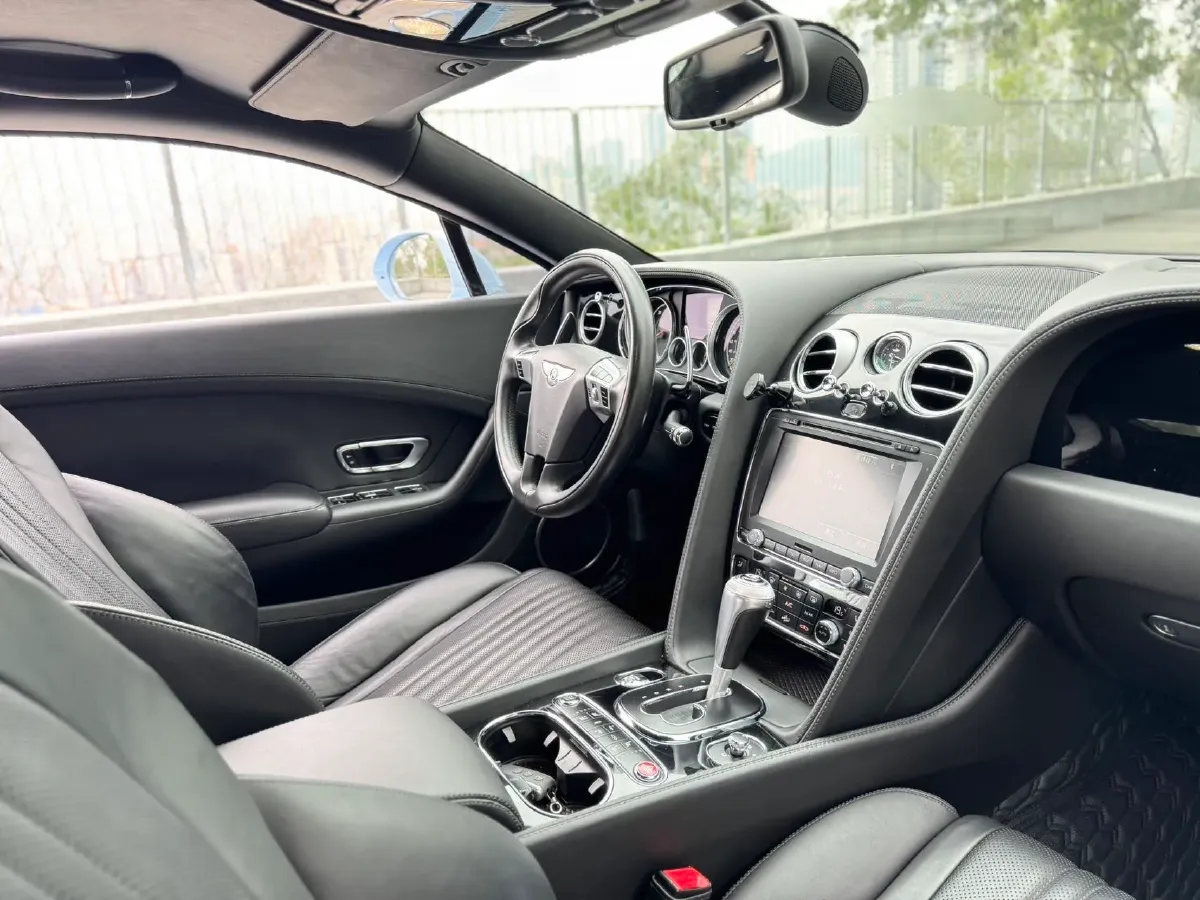 2017 Bentley Continental 4.0T 528HP V8 8AT,autocango,china used car exporter,china ev exporter,chinese used car exporter,chinese used ev exporter