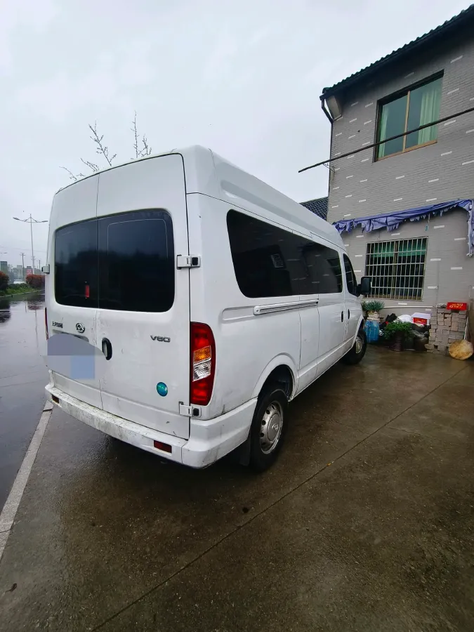 2021 MAXUS XinTu V80 2.0T 127HP L4 6MT,autocango,china used car exporter,china ev exporter,chinese used car exporter,chinese used ev exporter