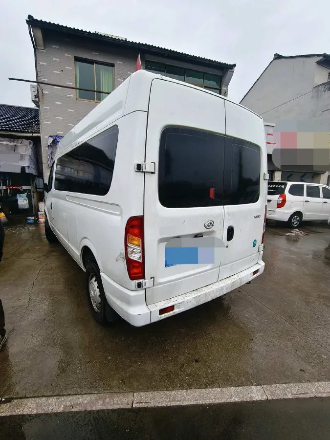 2021 MAXUS XinTu V80 2.0T 127HP L4 6MT,autocango,china used car exporter,china ev exporter,chinese used car exporter,chinese used ev exporter