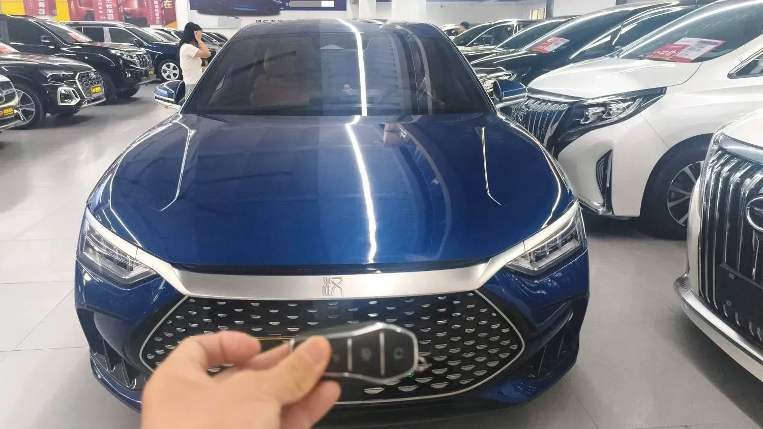 2022 Volkswagen Tiguan L 2.0T 186HP L4 7DCT,autocango,china used car exporter,china ev exporter,chinese used car exporter,chinese used ev exporter