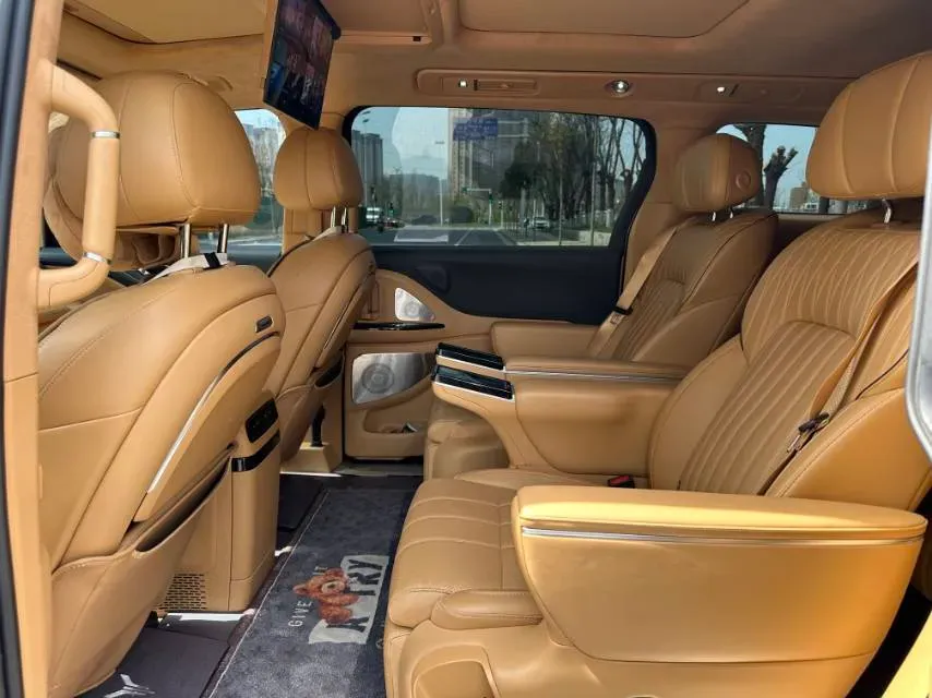 2025 Voyah Dream 1.5T 150HP L4 PHEV 41.7KWH,autocango,china used car exporter,china ev exporter,chinese used car exporter,chinese used ev exporter