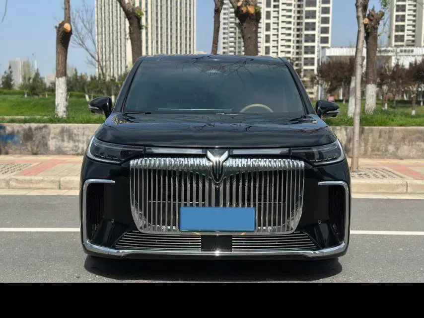 2025 Voyah Dream 1.5T 150HP L4 PHEV 41.7KWH,autocango,china used car exporter,china ev exporter,chinese used car exporter,chinese used ev exporter